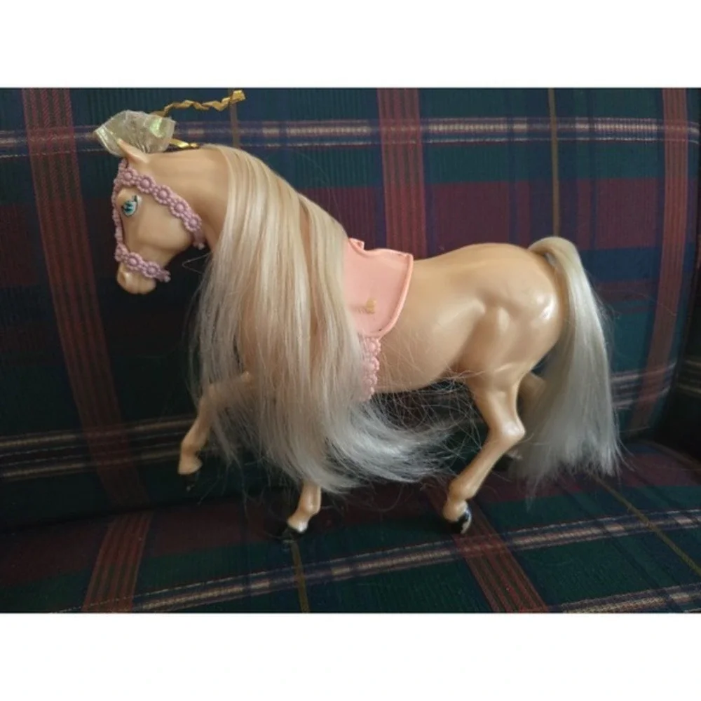 Princess And The Pauper Royal Kingdom Carriage‎ Horse barbie replacement